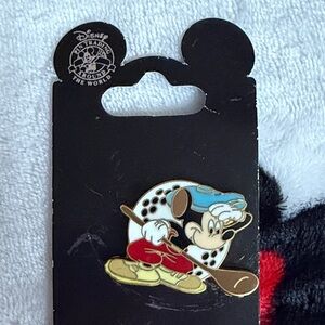 Disney Mickey Mouse Golfing Pin